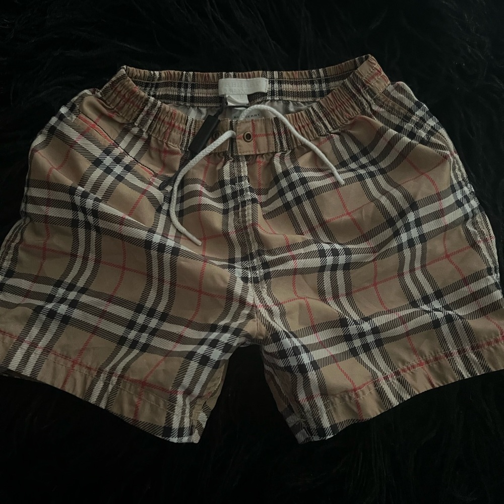 Burberry shorts fits 2-4 year old